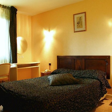 Hotel-Restaurant De L'Abbaye Plancoet ภายนอก รูปภาพ