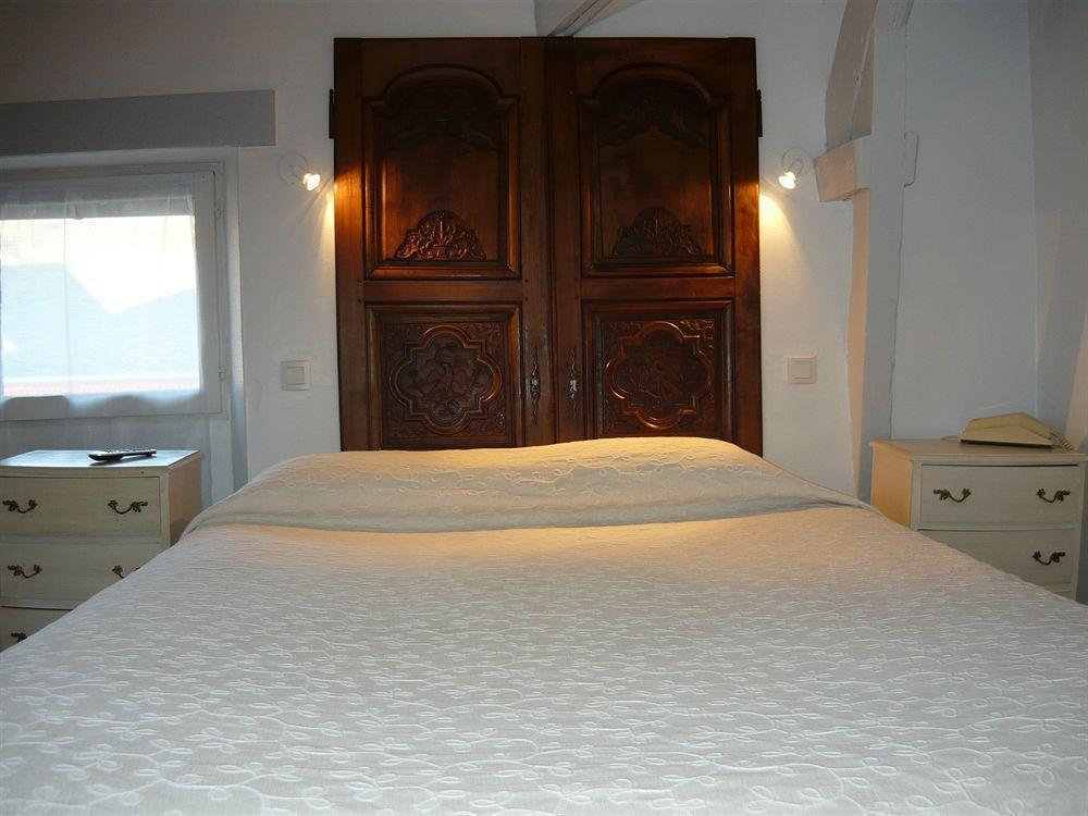 Hotel-Restaurant De L'Abbaye Plancoet ภายนอก รูปภาพ