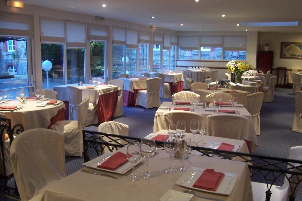 Hotel-Restaurant De L'Abbaye Plancoet ภายนอก รูปภาพ