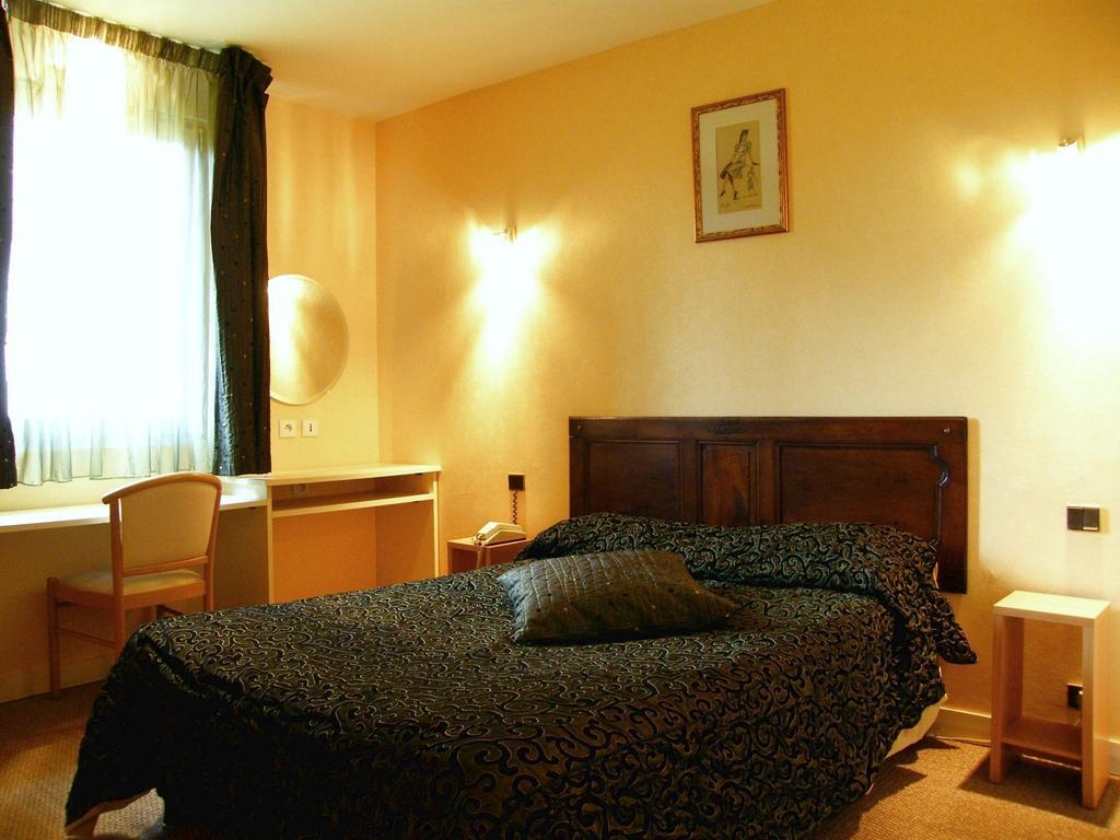 Hotel-Restaurant De L'Abbaye Plancoet ภายนอก รูปภาพ